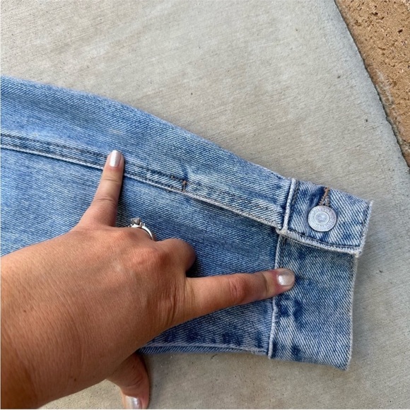 Vintage Guess 90s Denim Jean Jacket Blue Trucker Style Crop - Picture 10 of 15